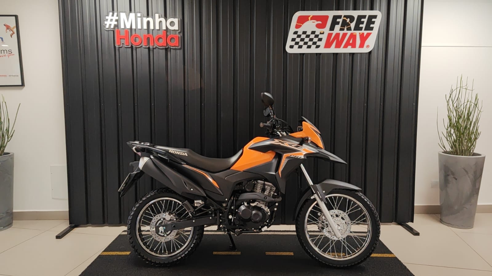 MOTO SEMINOVA HONDA FREEWAY 00043
